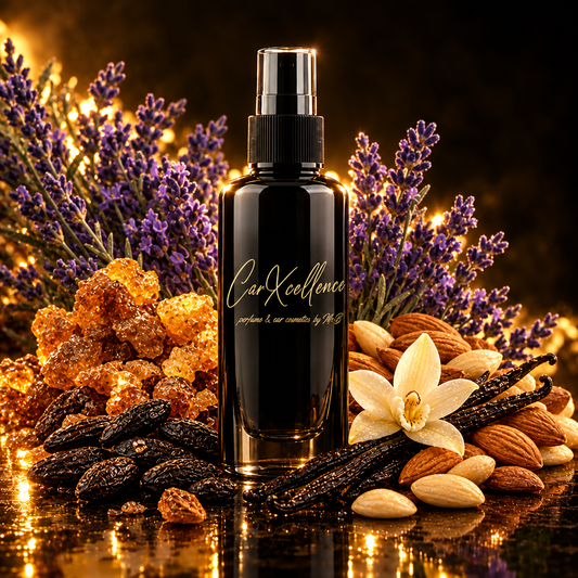 Mythic Tonca 100ml Autoparfüm Spray von CarXcellence – beruhigender Lavendel öffnet, kostbare Myrrhe-Harze bilden das Herz, warme Tonkabohne, cremige Vanille und edle Mandel tragen den Duft. Sehr hohe Haltbarkeit auf Textilien und Teppich im Fahrzeug.